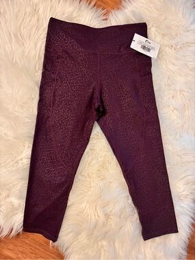 ZYIA NWT Plum River Stone Pocket Light n Tight Hi-Rise Capri 20” Sz 8-10 Active